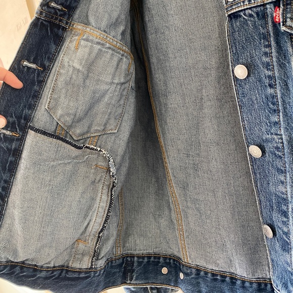 Levi’s Denim Jacket - Picture 12 of 13